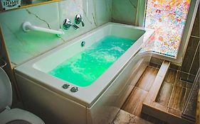 Kassandrou Suite Hot Tub-Jakuzzi - 2 Bedrooms - Big Balcony - Center